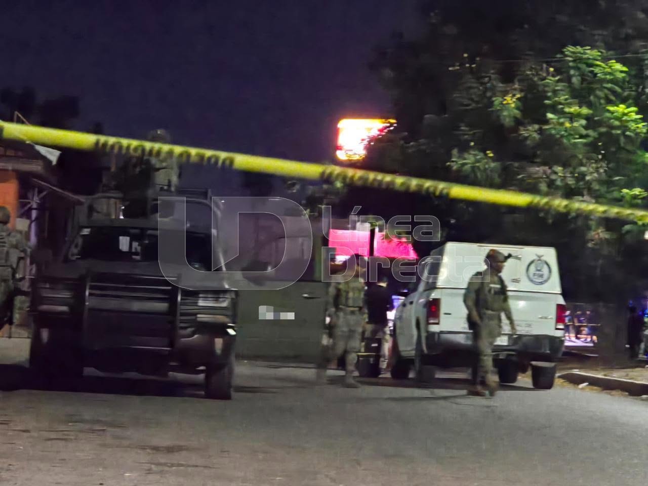 camioneta de FGE pericial en homicidio en Culiacán