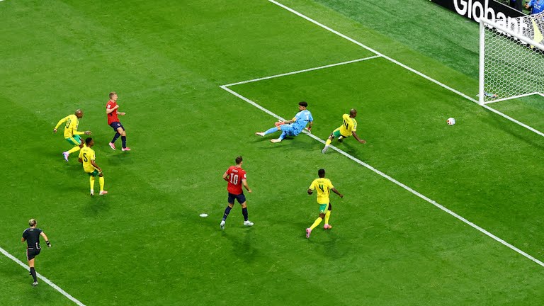 Jugadores de las selecciones nacionales de Sudáfrica y República Checa durante el encuentro que sostuvieron en el Mundial 2026
