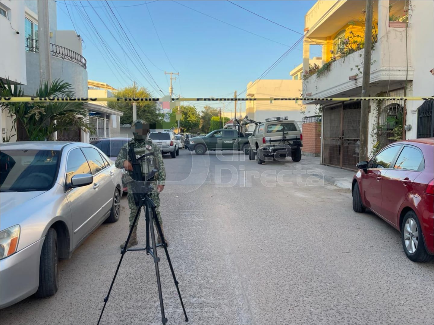 Unidad y elementos del Ejército Mexicano en una calle