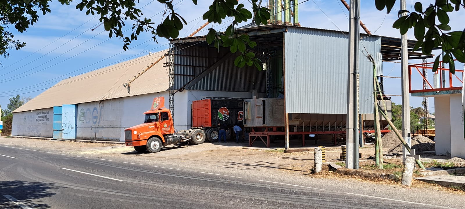 Unidad de carga pesada en una bodega