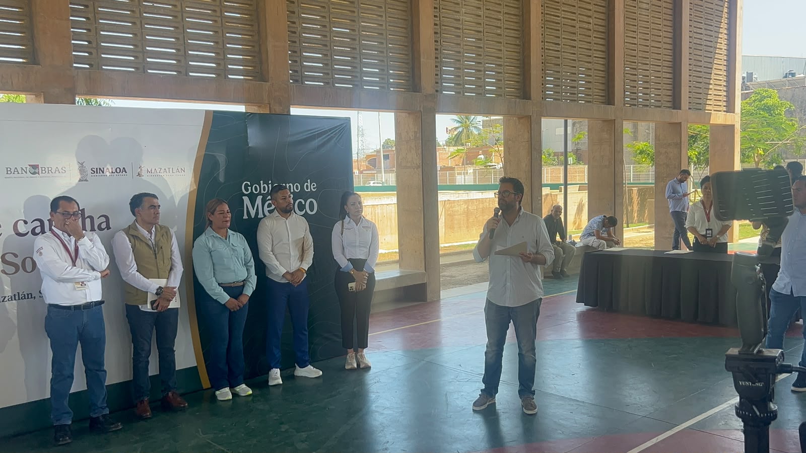 Entrega de multicancha de la colonia Urias en Mazatlán