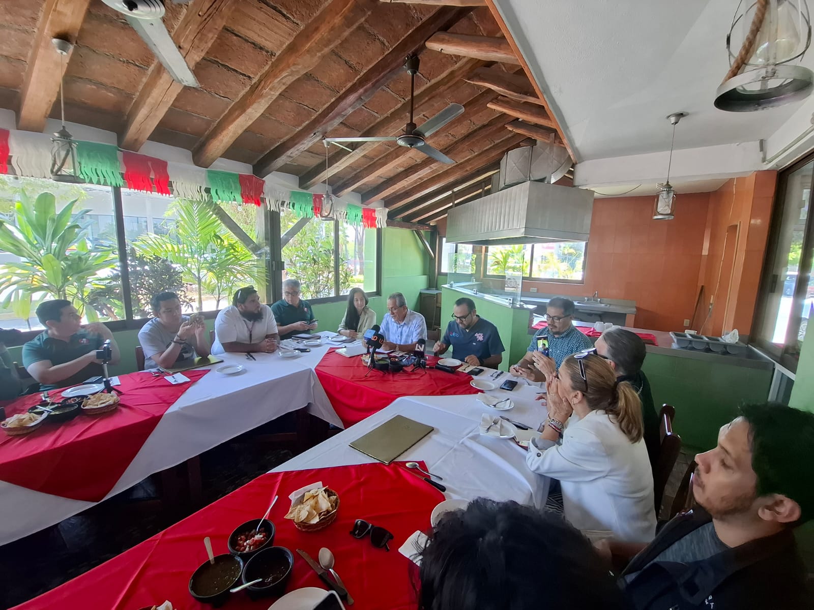 Conferencia en brigadas de salud