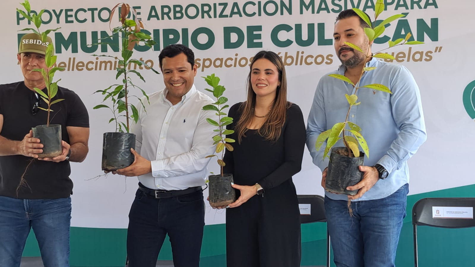 Ana Miriam Ramos en proyecto de arborización