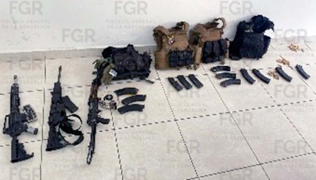 Armas aseguradas tras operativo en Pericos, Sinaloa