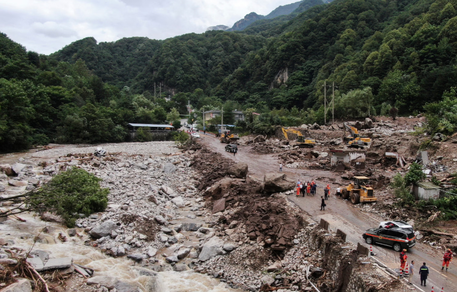 Alud de tierra sepulta a decenas en China; autoridades confirman 21 muertos