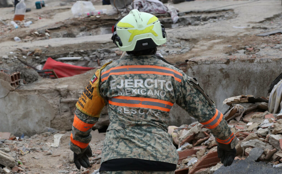 Rescatistas mexicanos recuperaron 92 cuerpos y salvaron a dos personas en Venezuela