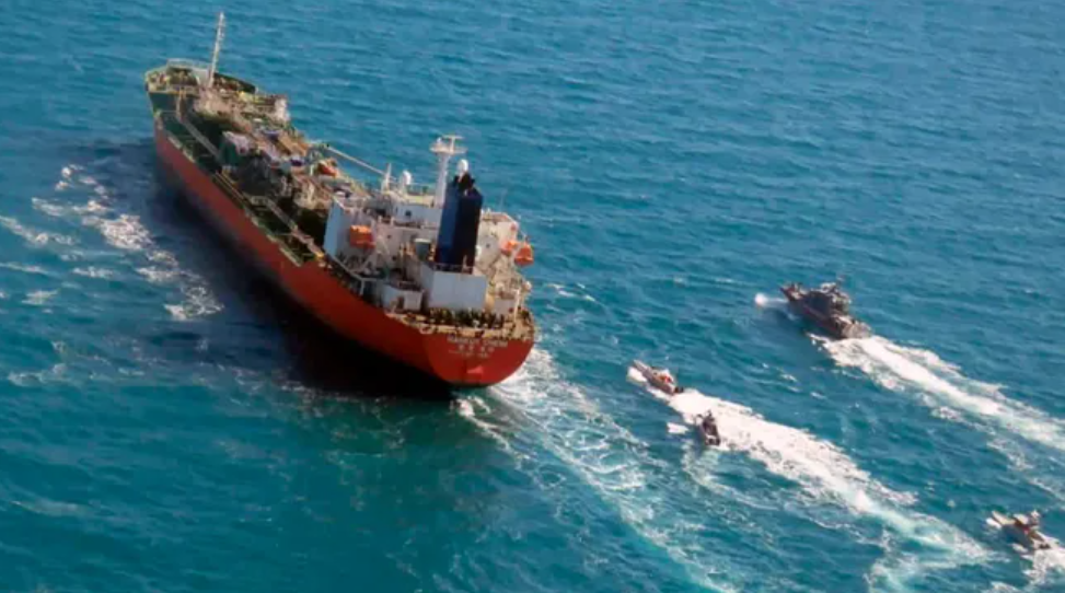 Escala la tensión en Medio Oriente tras ataque a petroleros emiratíes en Ormuz