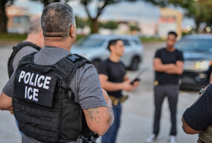 Amnistía Internacional exige investigar la muerte de 18 mexicanos bajo custodia del ICE