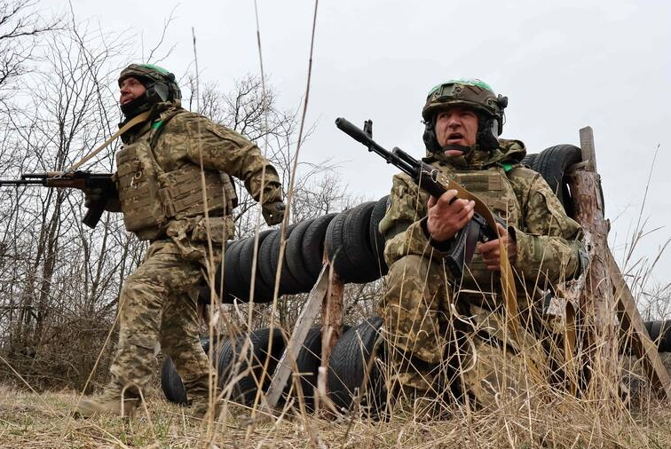 Militar de Estados Unidos muere en Irak durante explosión de dron iraní; aumenta la tensión en Medio Oriente