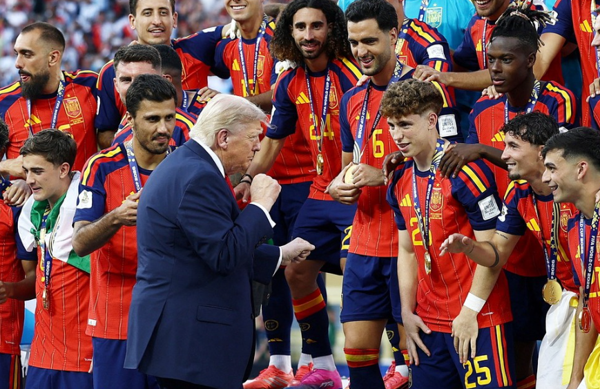 Trump felicita a España por el Mundial y niega conflictos con Madrid