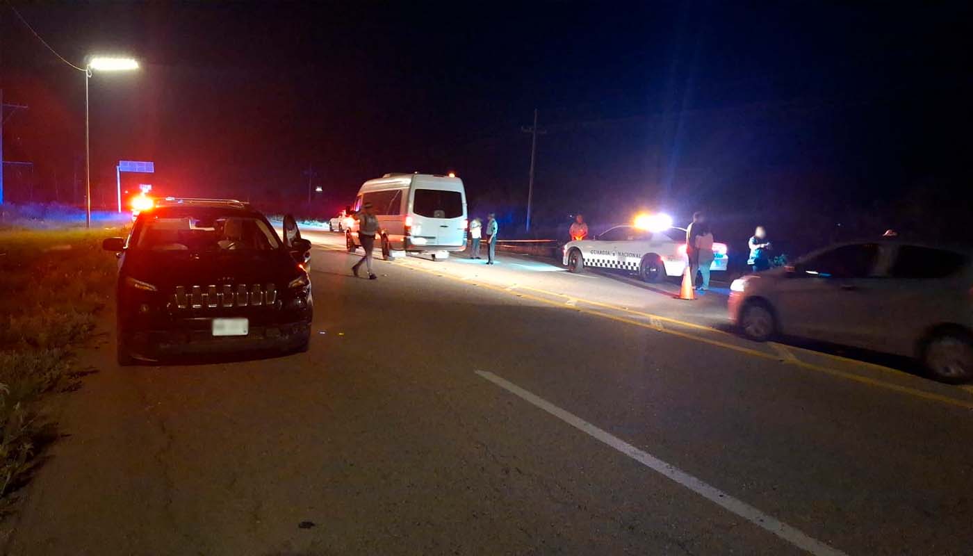 Choque entre motocicleta y camioneta en Mazatlán