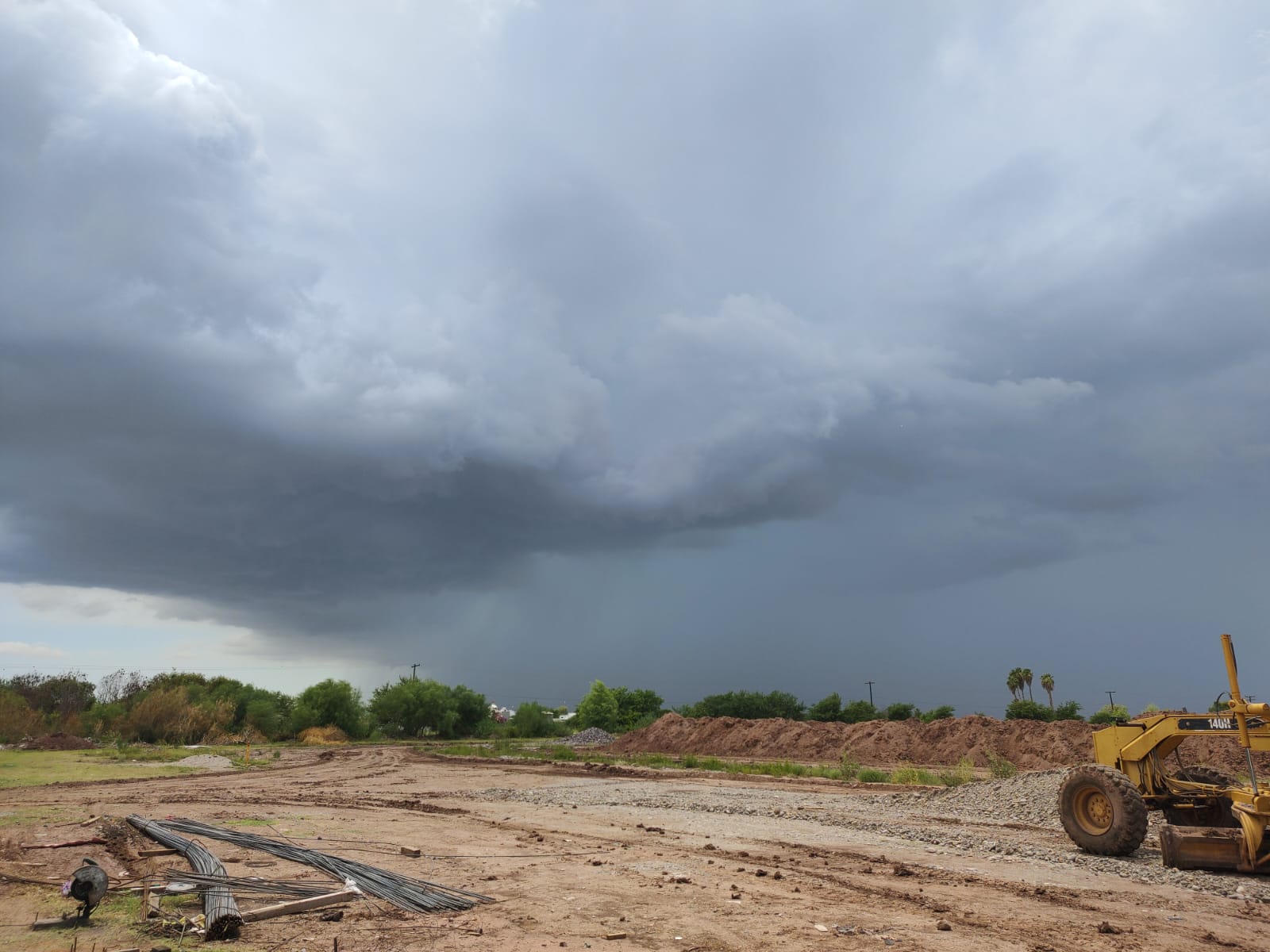Tormenta de rápida formación se desarrolla en el norte de Sinaloa