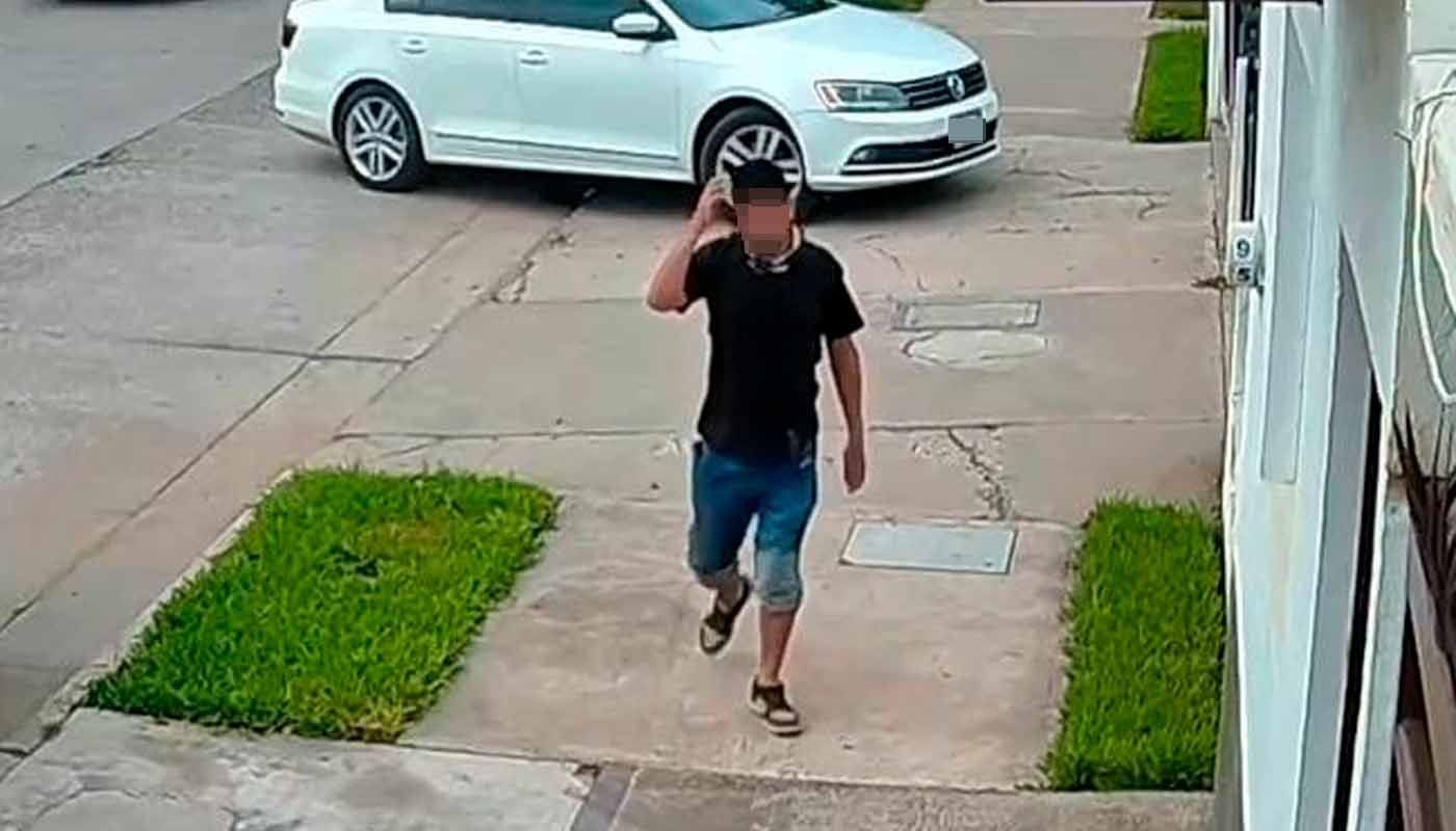 Presunto asaltante captado en cámaras de seguridad de Guasave