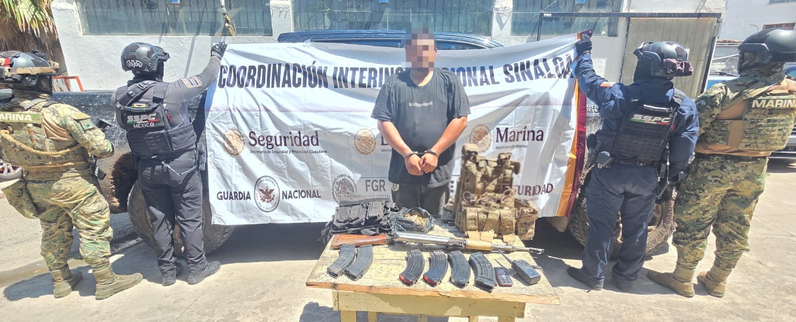 Elementos de la SSPC detienen a un hombre armado en El Roble, Mazatlán