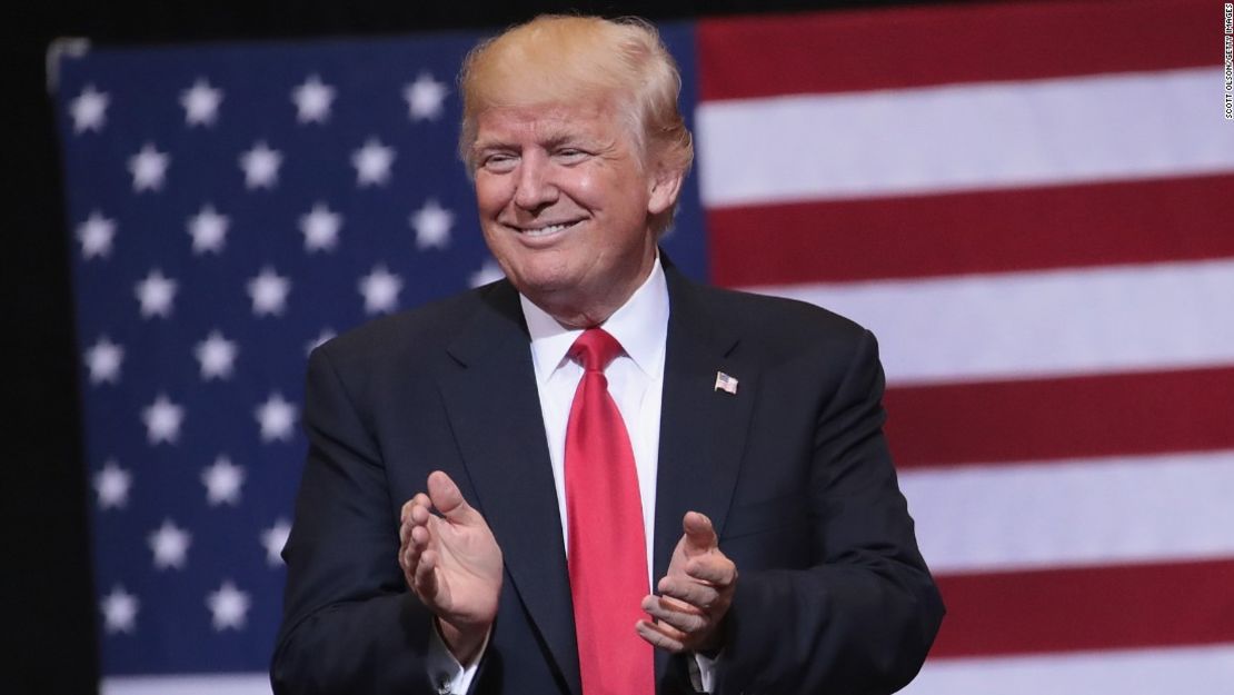 Trump elogia el 