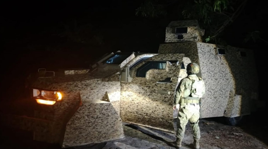 Elementos del ejército asegura vehículos con blindaje artesanal