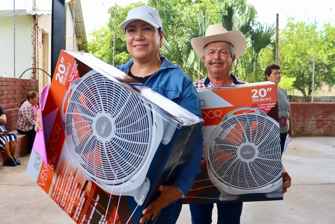 Entrega abanicos