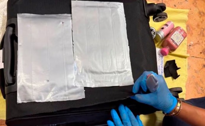 Aseguran más de 2 kilos de ketamina en aeropuerto de Cancún; droga llegó en vuelo desde Colombia