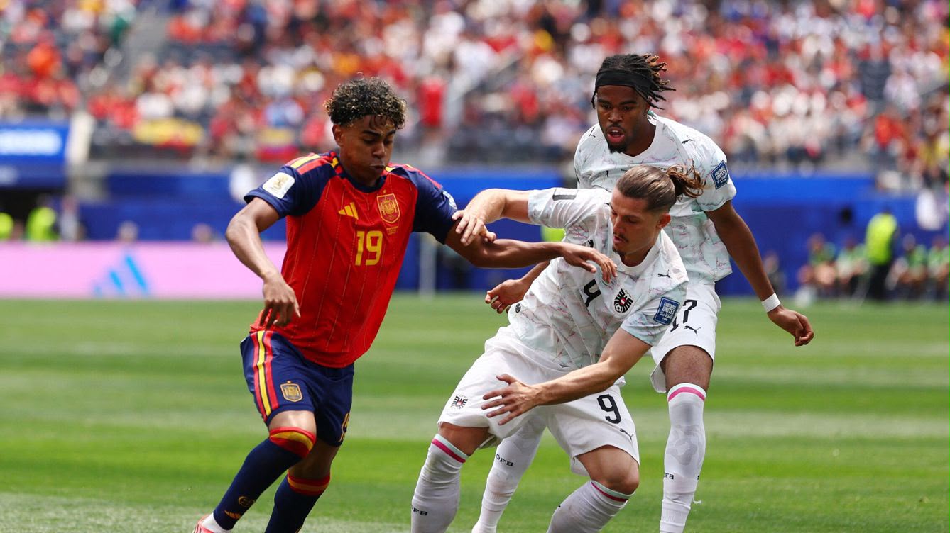 Juego entre España y Austria en los dieciseisavos de final.