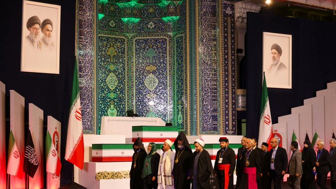 Irán inicia funeral de Estado de Alí Jamenei, líder supremo asesinado en la guerra con EU e Israel