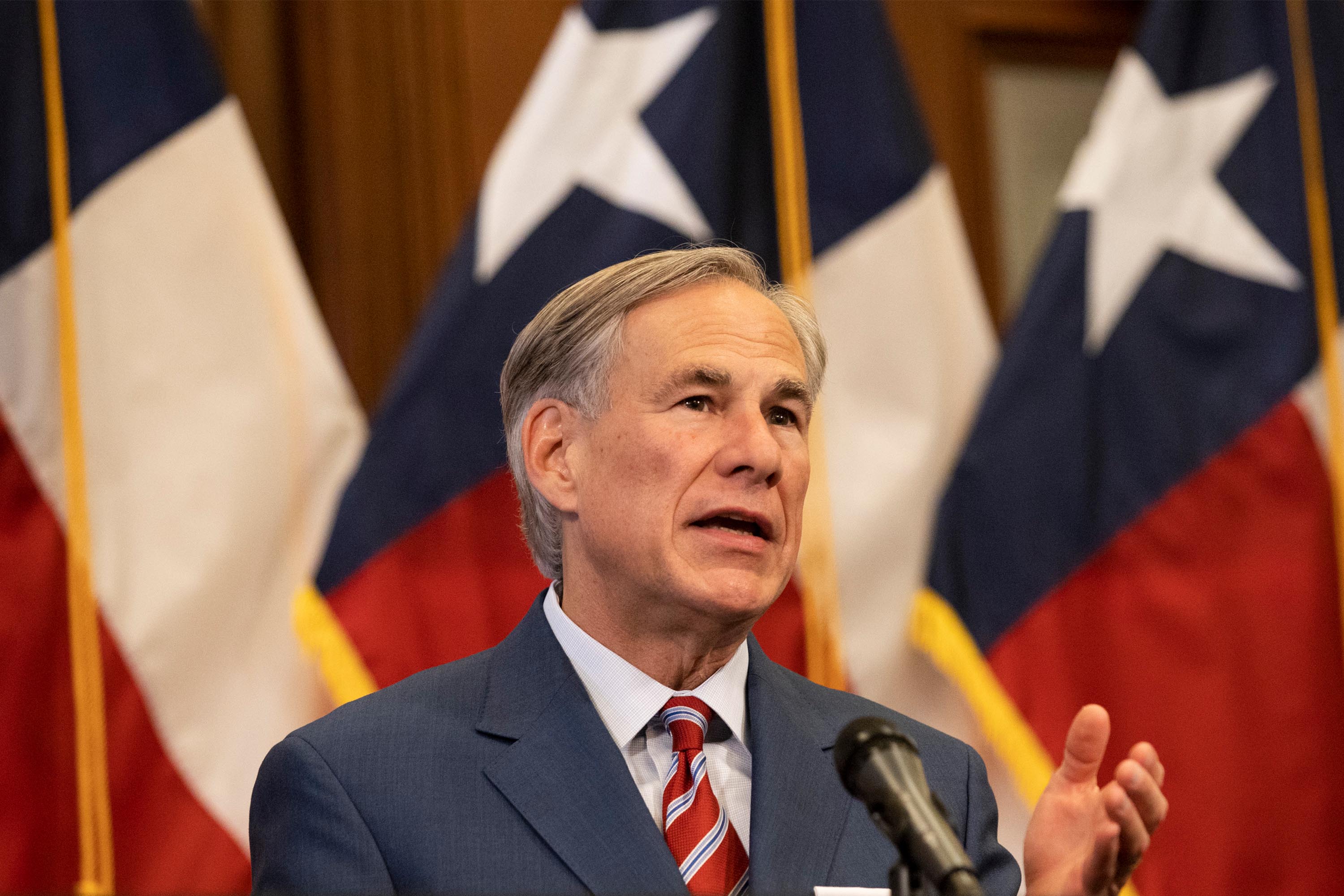 Gobernador de Texas ordena a los Rangers investigar muerte migrante mexicano a manos del ICE
