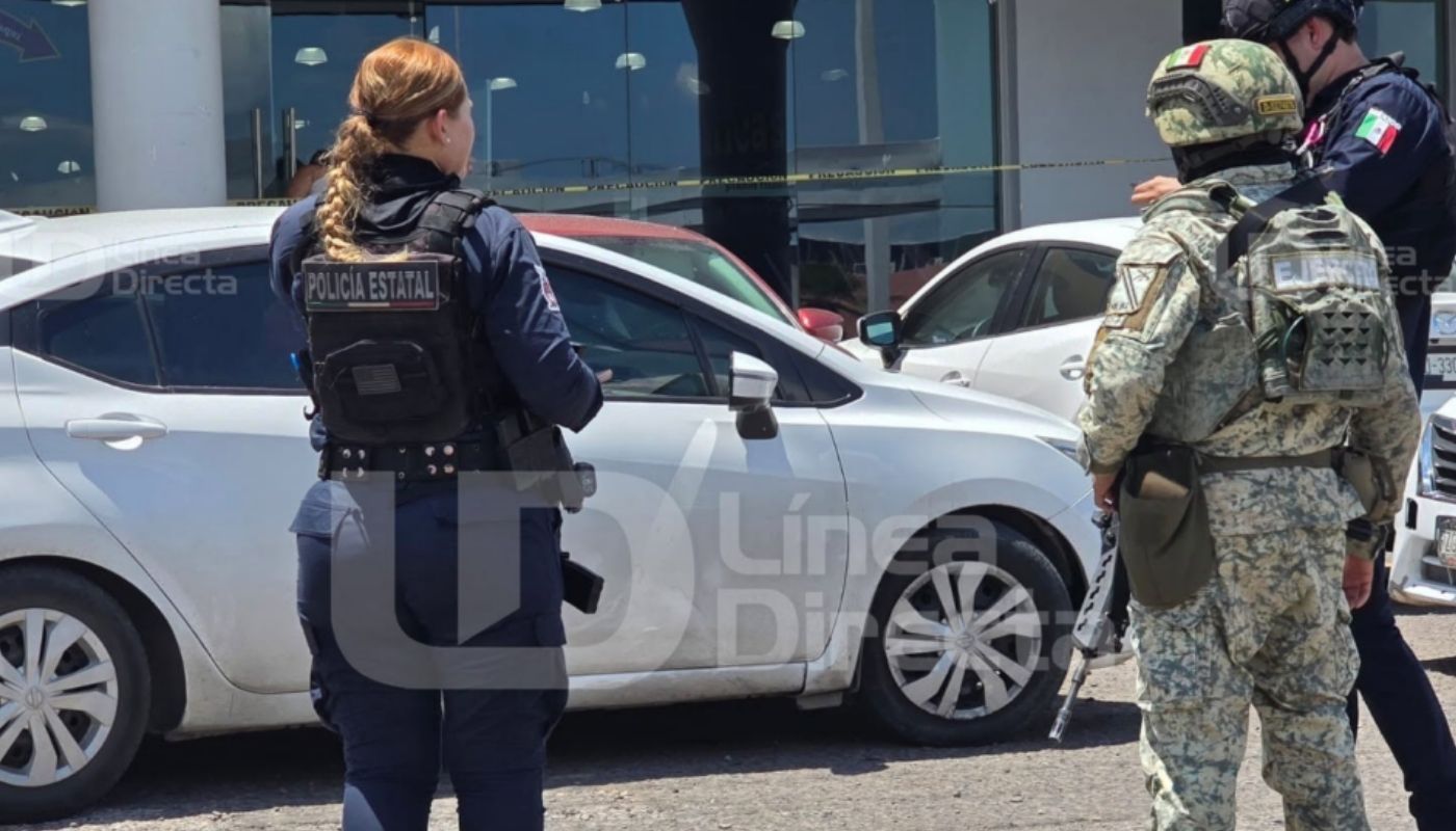 Soldado con cinta amarilla de precaución