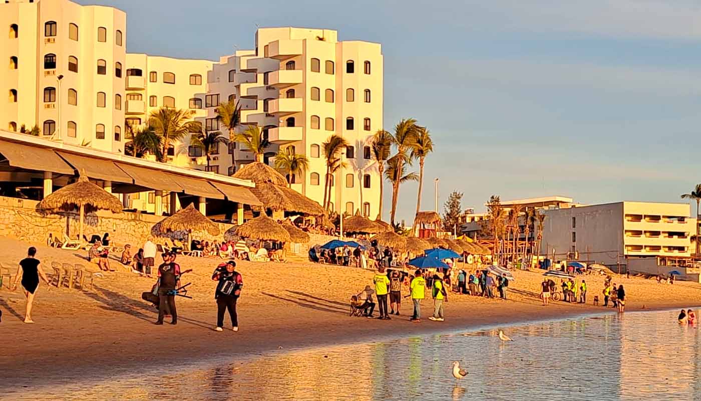 Hoteles en zona de playa de mazatlán