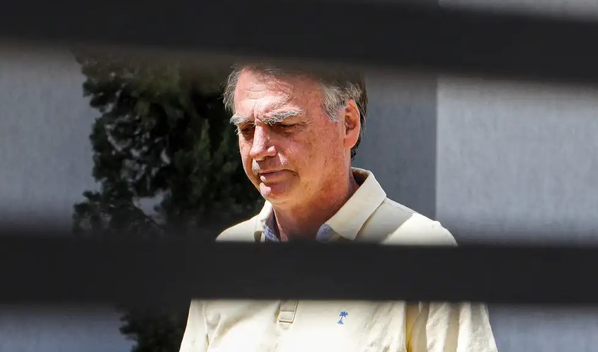Corte de Brasil prorroga la medida de prisión domiciliaria de Jair Bolsonaro por motivos de salud