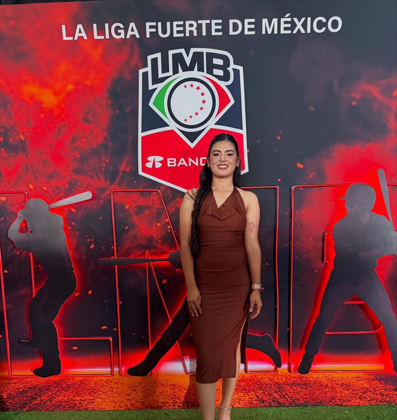 Julissa Iriarte en la Liga Mexicana de Beisbol.