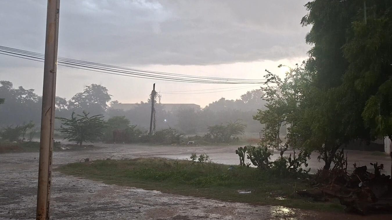 Lluvia en guasave con calles mojadas