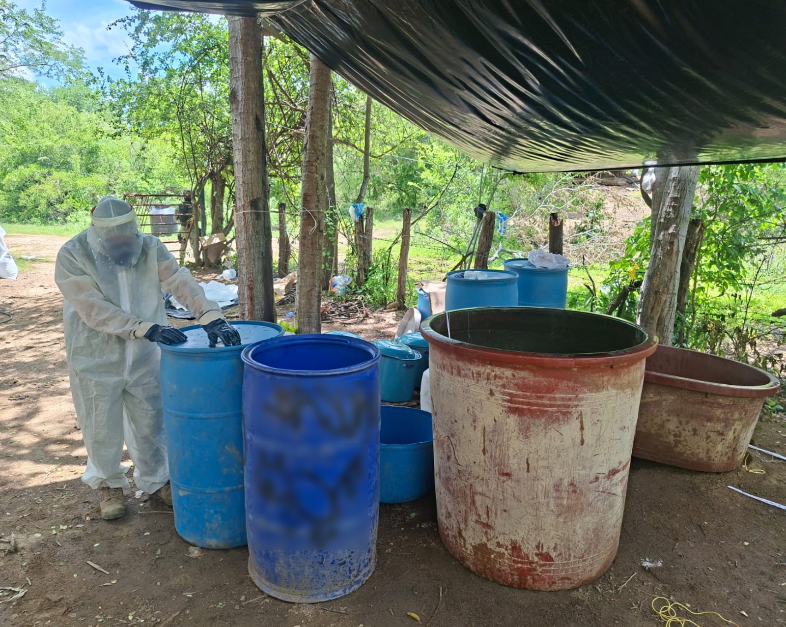 Ejército Mexicano asegura más de 2 mil litros en químicos para elaborar drogas sintéticas