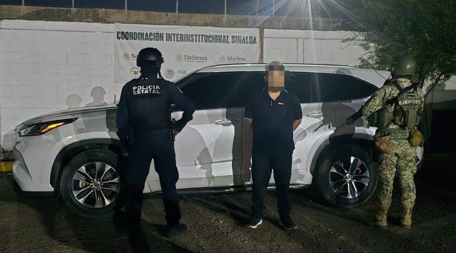 Un civil fue detenido y recuperaron vehículos con reporte de robo tras operativos en Culiacán y Navolato