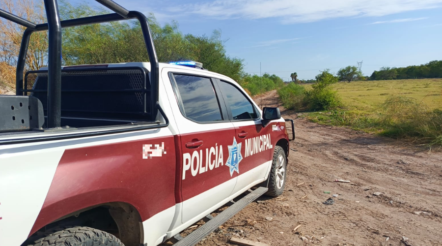 Autoridades de Los Mochis acordonan el área donde colectivos localizó una osamenta