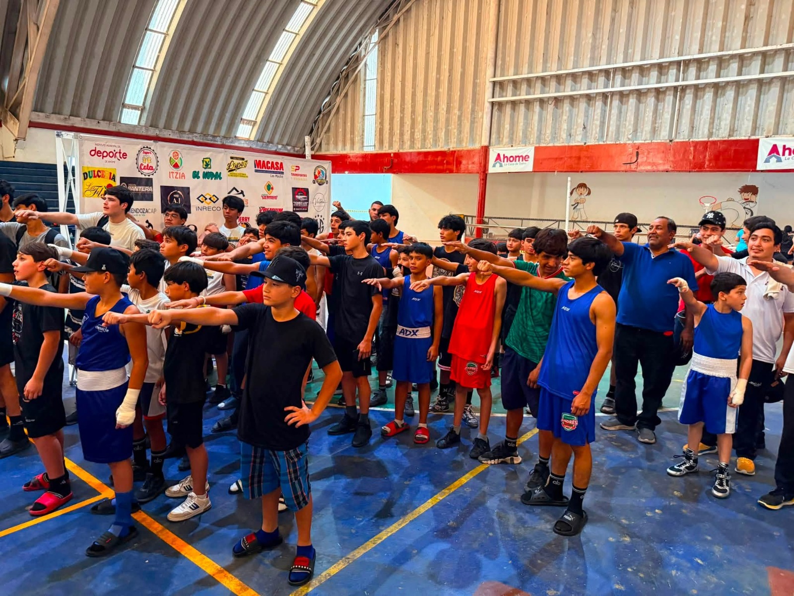Torneo Relámpago de Boxeo denominado Puños de Acero