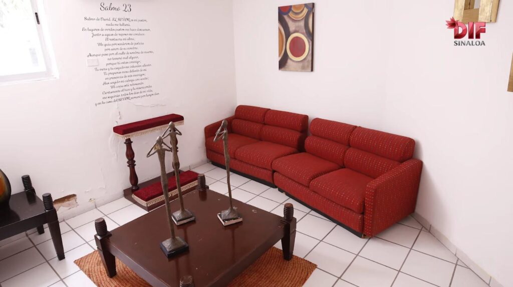 Sillón y mesa