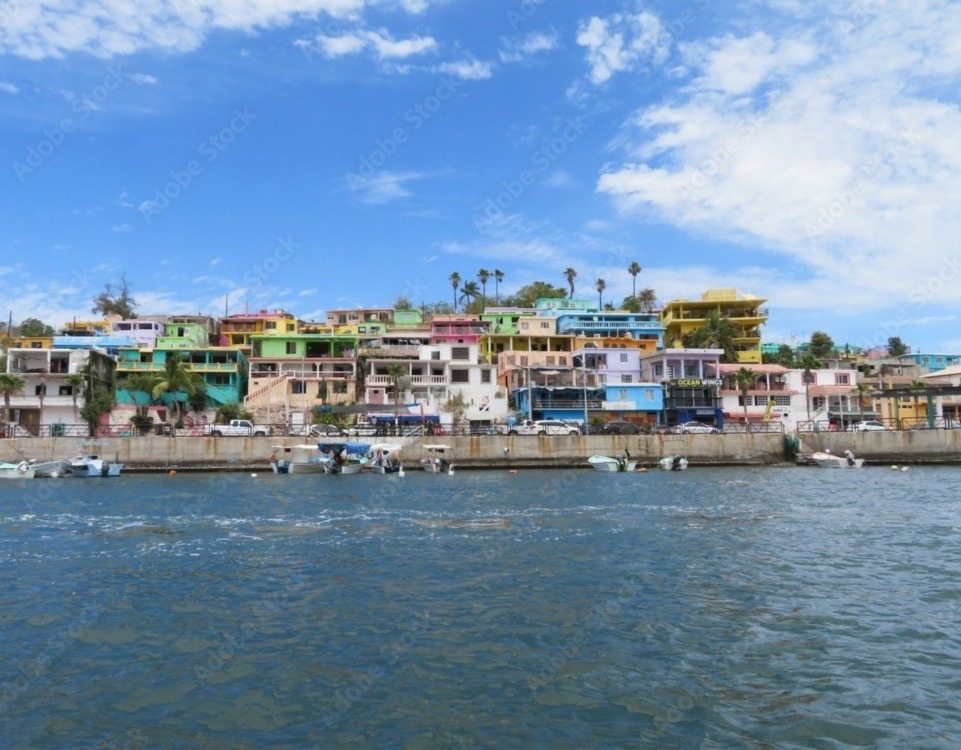 Puerto de Topolobampo con casas
