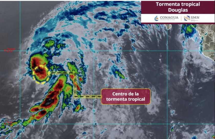 mapa satelital del Pacífico con una zona indicada donde se encuentra la tormenta tropical Douglas