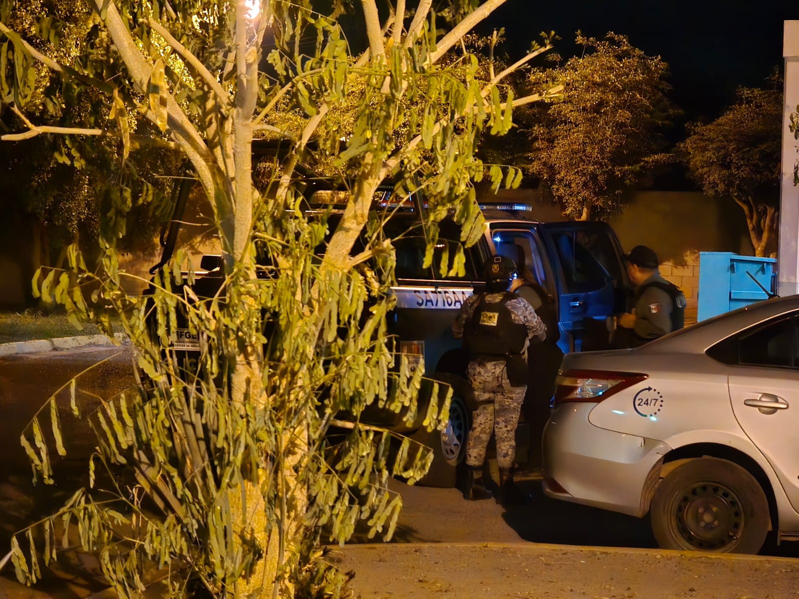 Aseguran vehículos, armamentos, municiones y explosivos