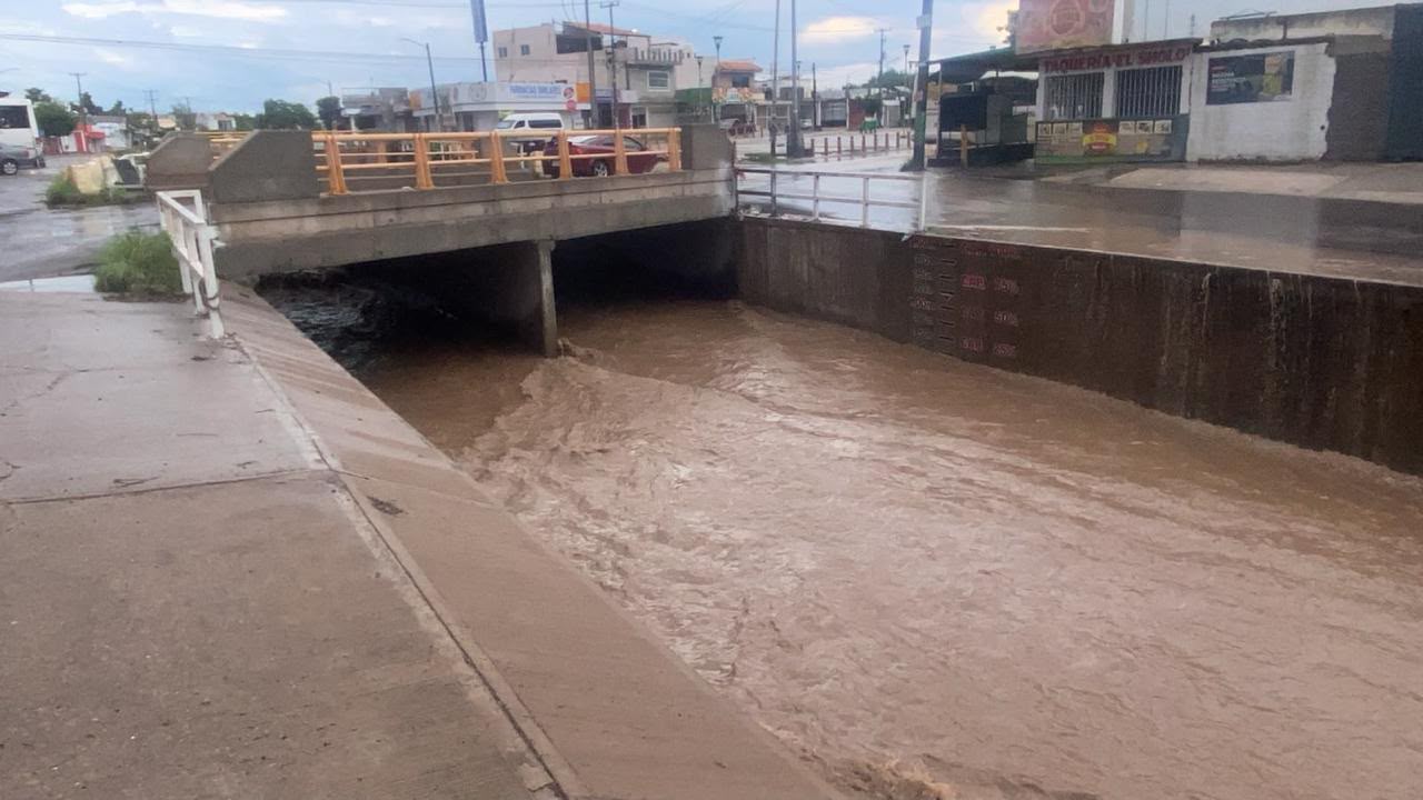 canal en una ciudad