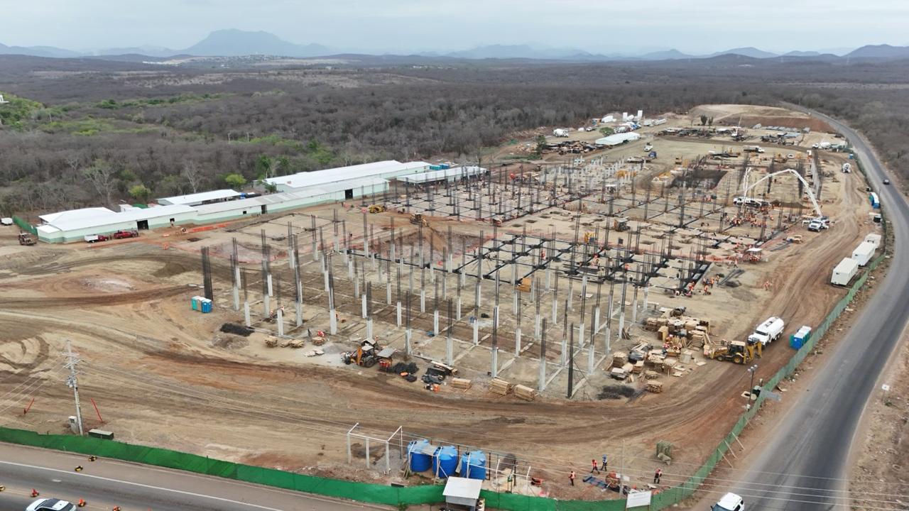Construcción de un edificio en un terreno