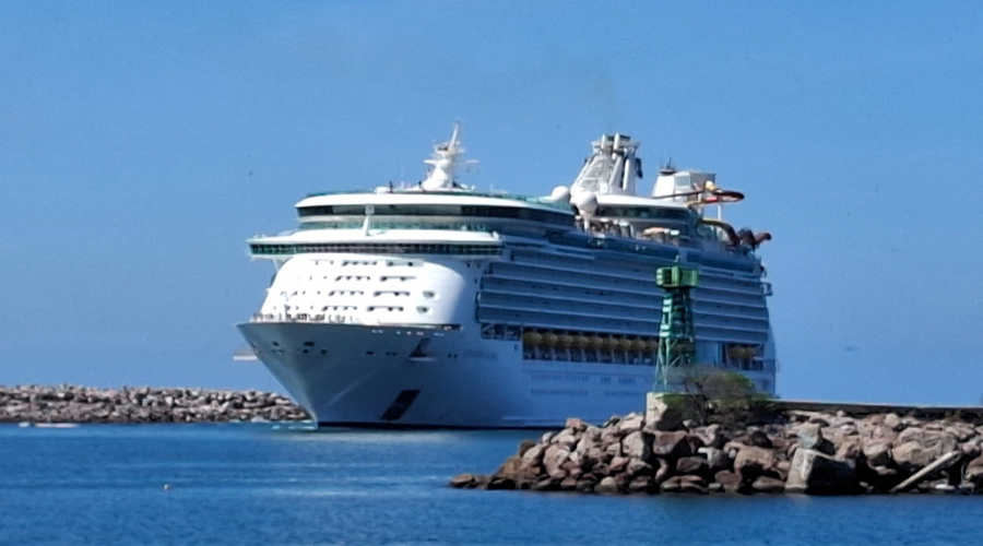 El puerto de Mazatlán ha registrado la visita de un total de 303 mil 967 turistas de cruceros.