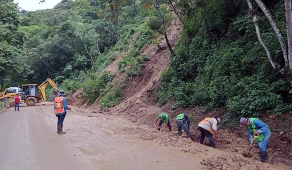 Deslaves por lluvias