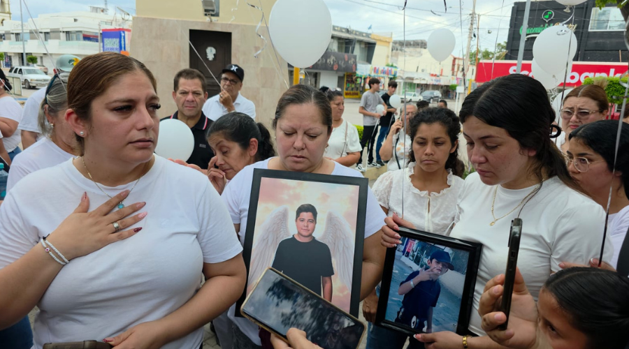 Madres y familiares de Jonathan, Edwin y Cristian