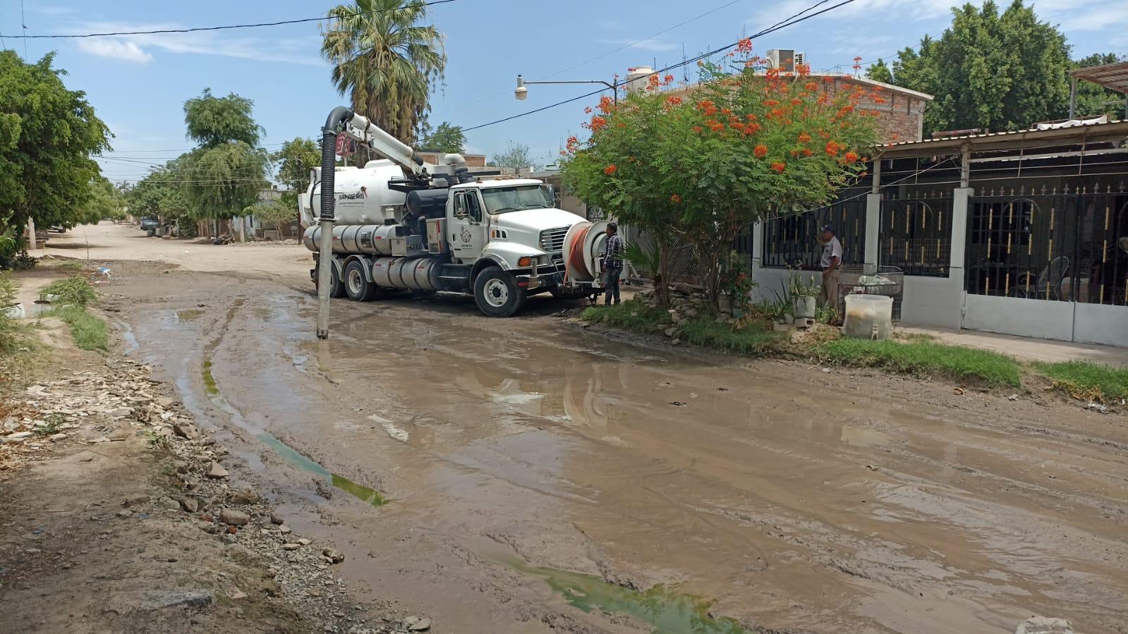 Dirección de Agua Potable de JJR realiza desfogue provisional