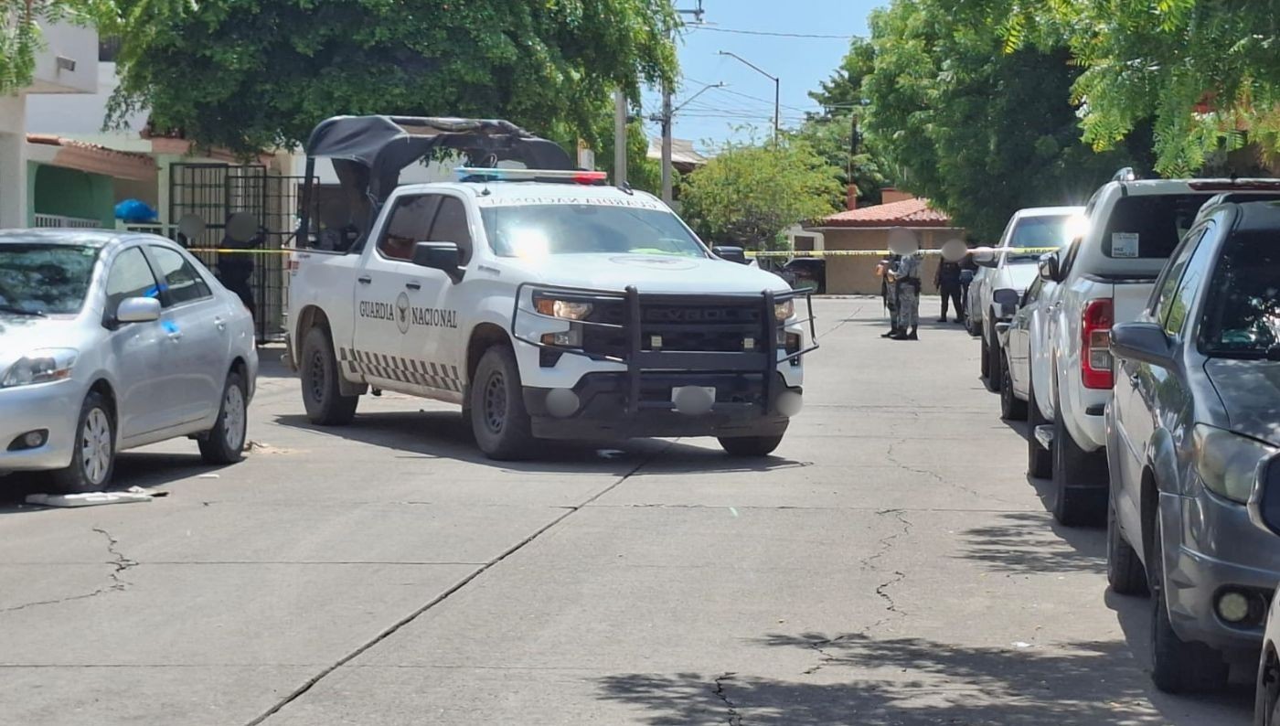 Unidad de la Guardia Nacional en una calle