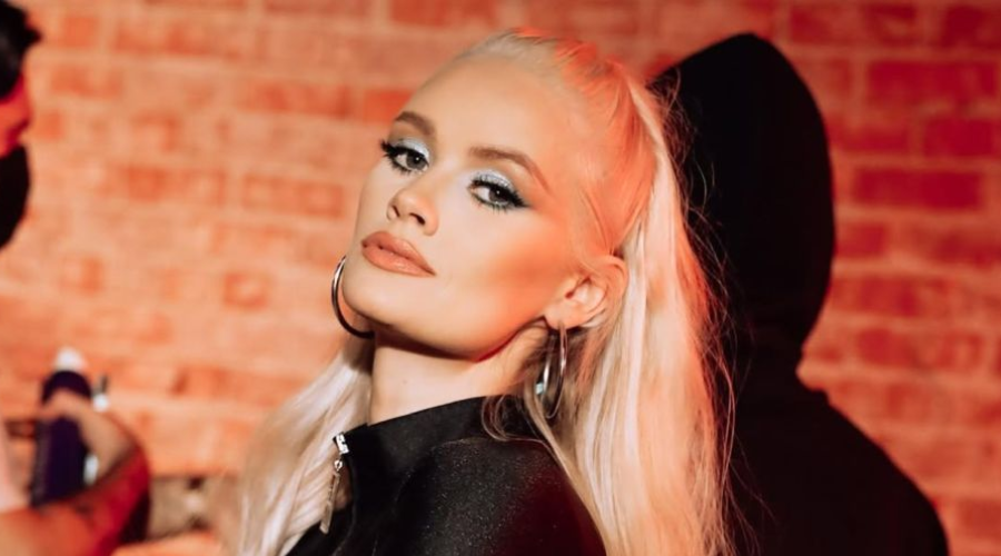 Lauren Bennett.