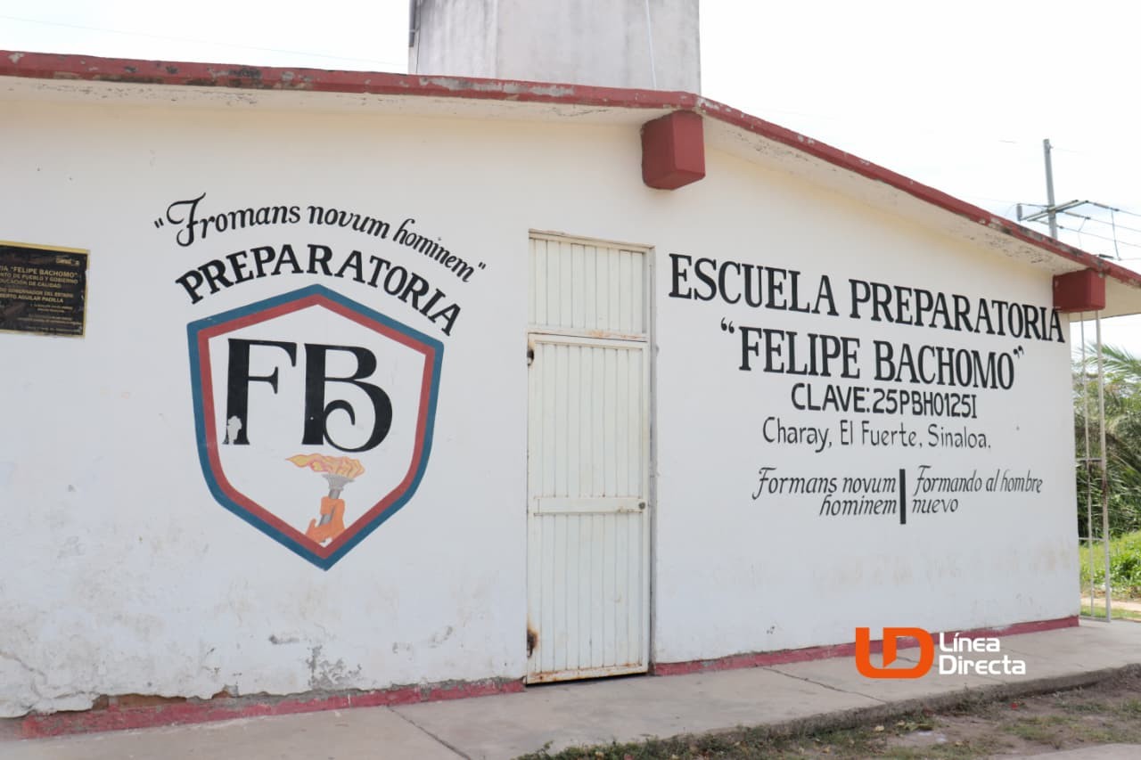 Escuela preparatoria Felipe Bachomo en la sindicatura de Charay, El Fuerte
