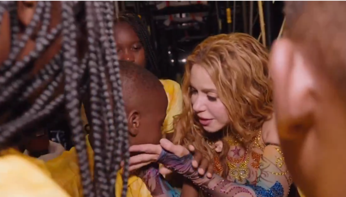 Shakira se despide de los Ghetto Kids tras su participación del medio tiempo del Mundial 2026 y presentaciones en EU.
